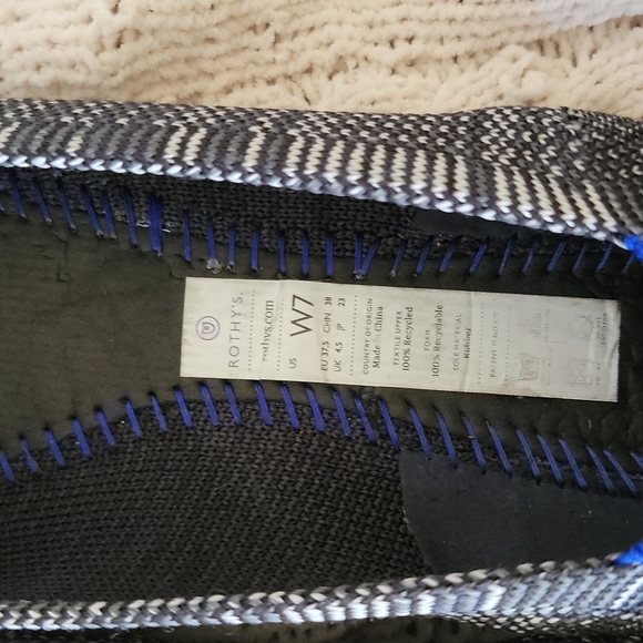 Rothys pointed flats size 7 machine washable super comfortable. - Picture 5 of 12